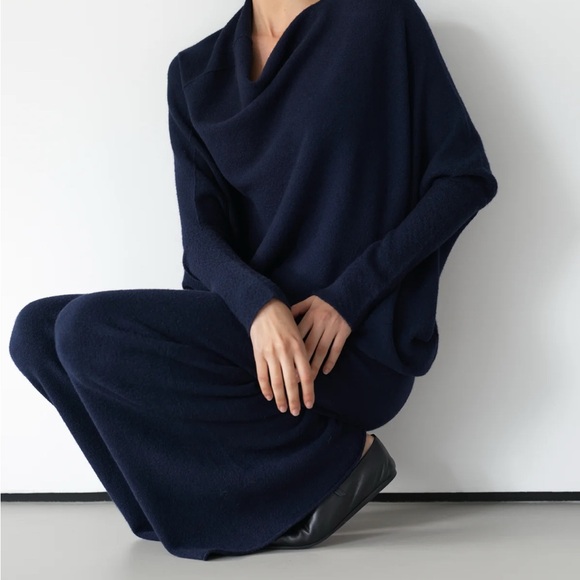 Jaki London Assymetrical Red Violet Seamless Knit Sweater - S/M - Made in Italy - Picture 8 of 8